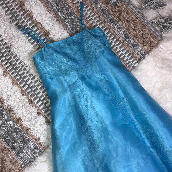 Good Girl blue designed dress - Picture 2 of 9